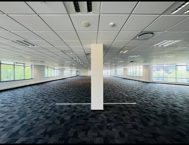 1,200M² OFFICE TO LET IN WATERFALL